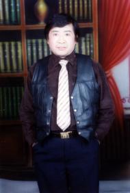 王建新